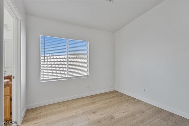 Building Photo - 8758 Arawana Pl