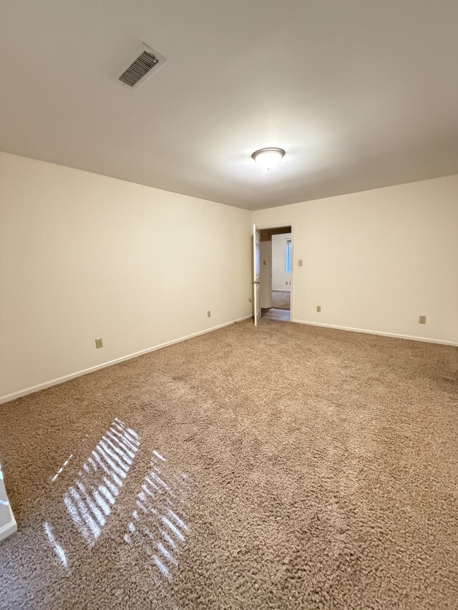 Building Photo - 3263 Carlyle Dr NW