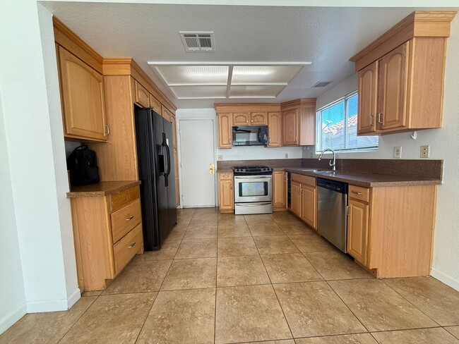 Building Photo - 6725 Trammel Ct