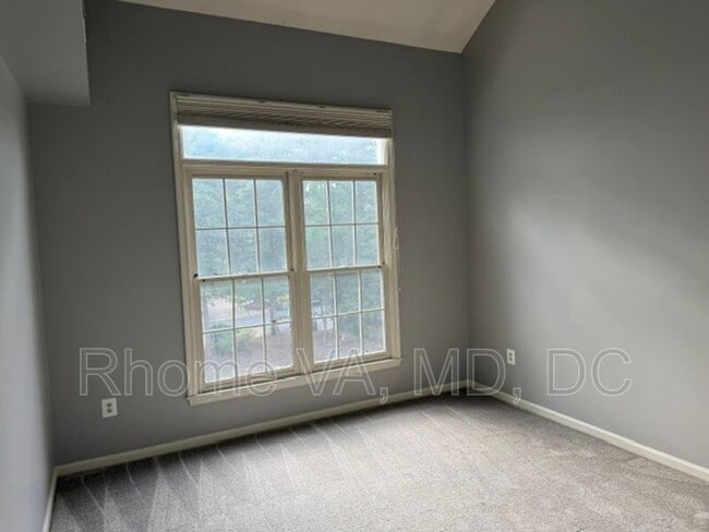 Building Photo - 1404 Church Hill Pl