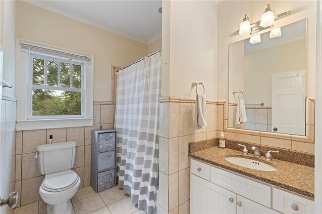 Building Photo - 120 Park Pl