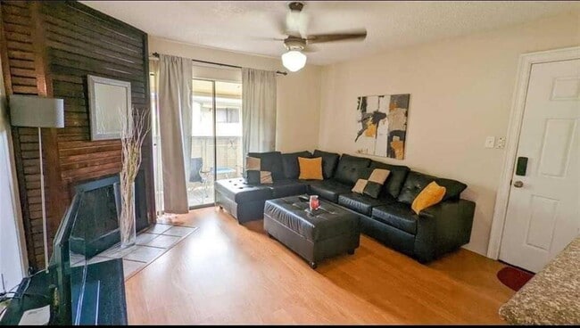 Building Photo - 15534 Zabolio Dr