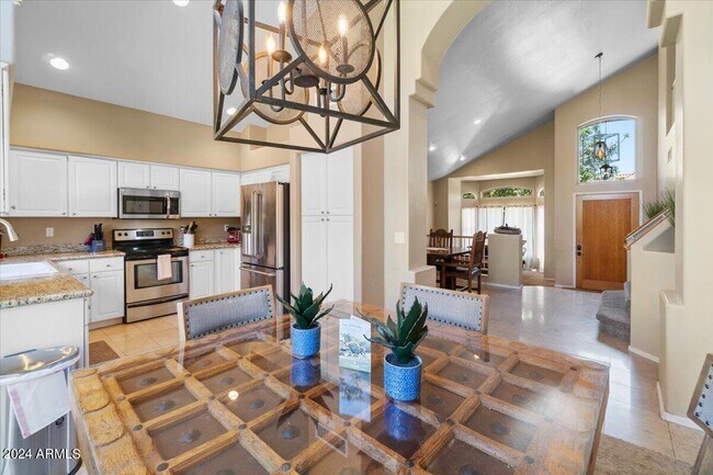 Building Photo - 5512 E Campo Bello Dr