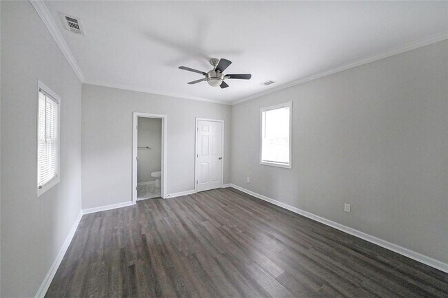 Building Photo - 983 Harwell St NW