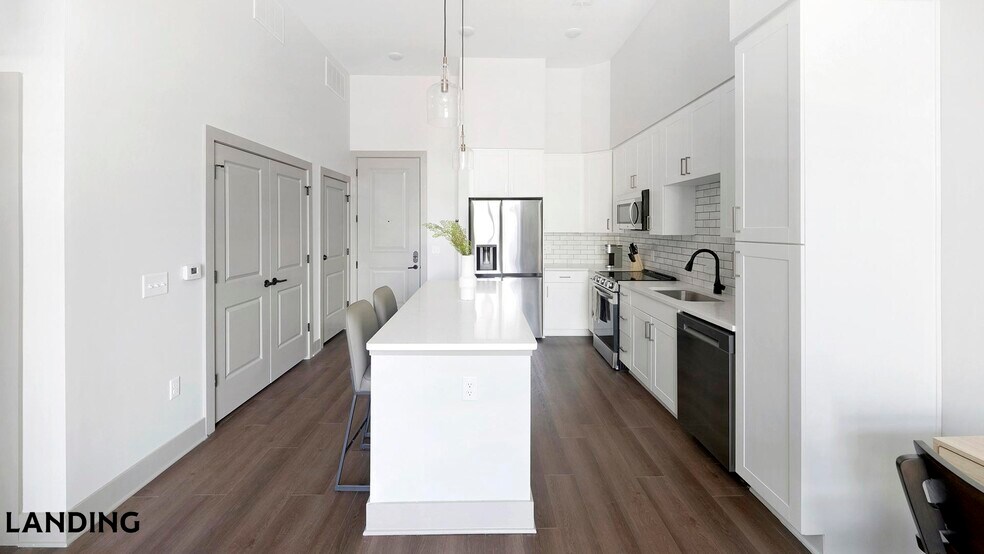 Building Photo - 1310 Hillside Ave