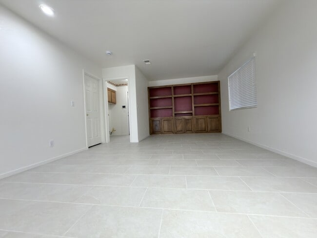 Building Photo - 8232 Fame Ave