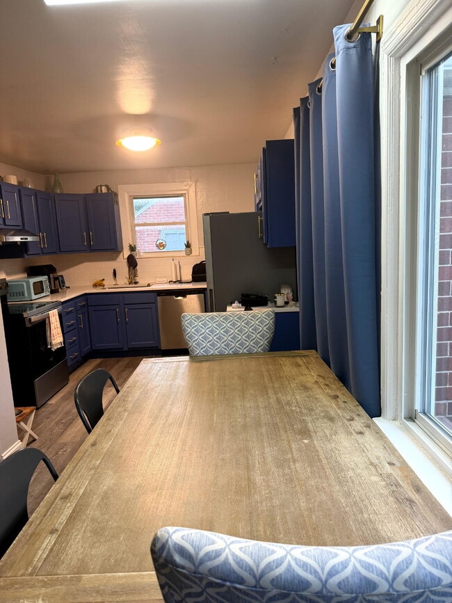 Building Photo - 5017 N Bay Ridge Ave