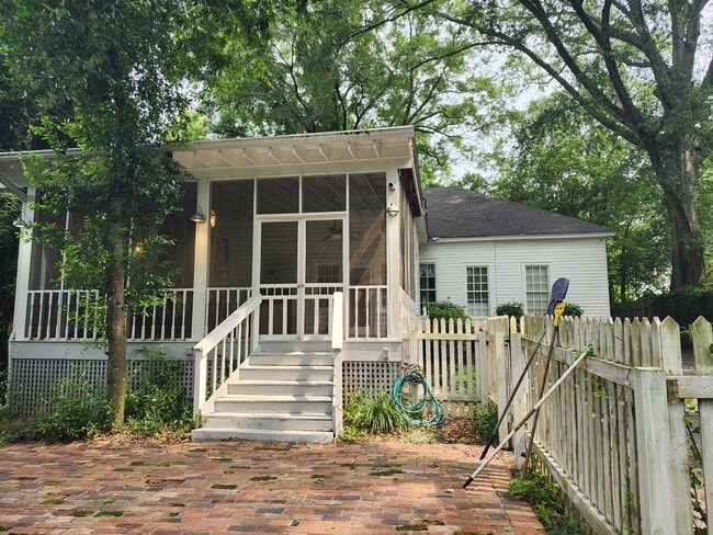 Building Photo - 334 Felder Ave