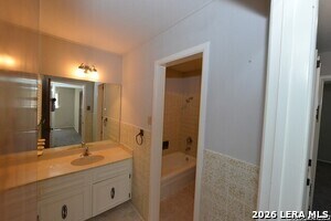 Building Photo - 6010 Windhaven Dr