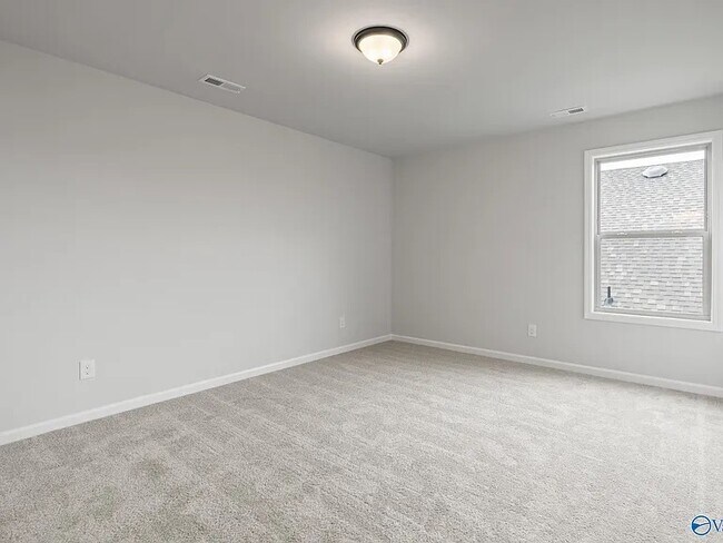 Building Photo - 113 Striker Ln