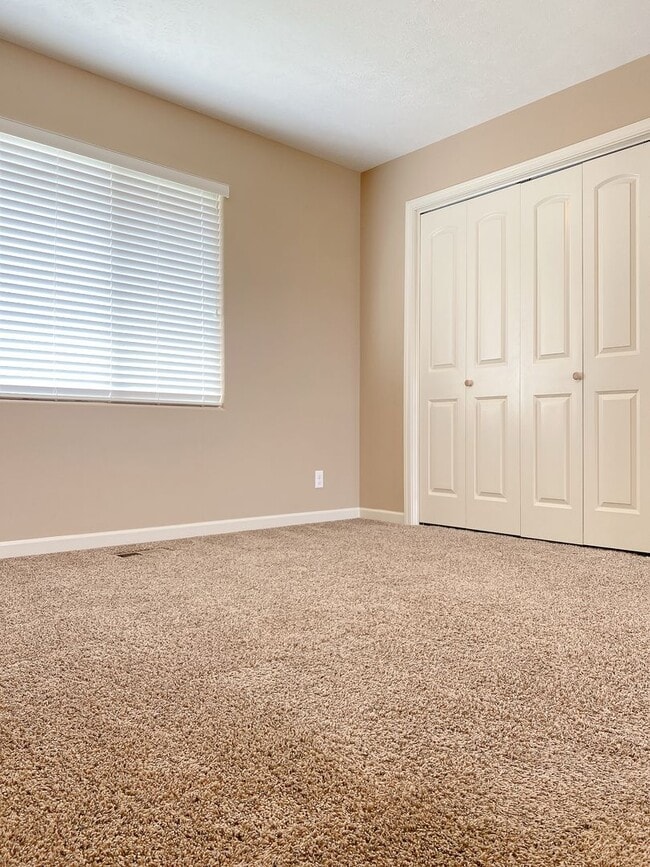 Building Photo - Move in Special. Beautiful & Nearly new SW Chalco area 4 bed Two Story.