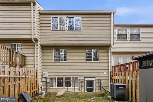 Building Photo - 104 Barksdale Pl