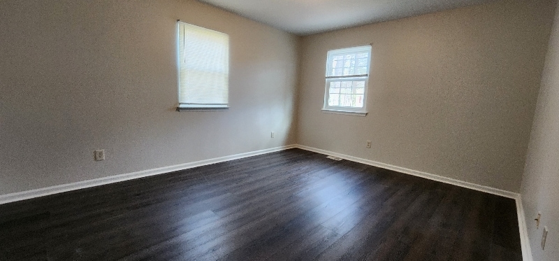 Building Photo - 1047 Old Denbigh Blvd