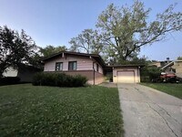 Building Photo - 8462 Grand Ave