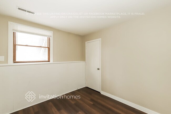 Building Photo - 42 Holly Dr