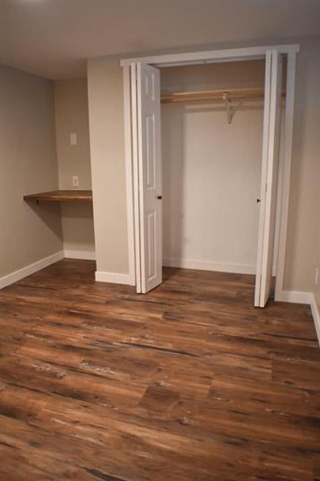 Building Photo - Beautiful 4 bed/2 bath available after 7/1...