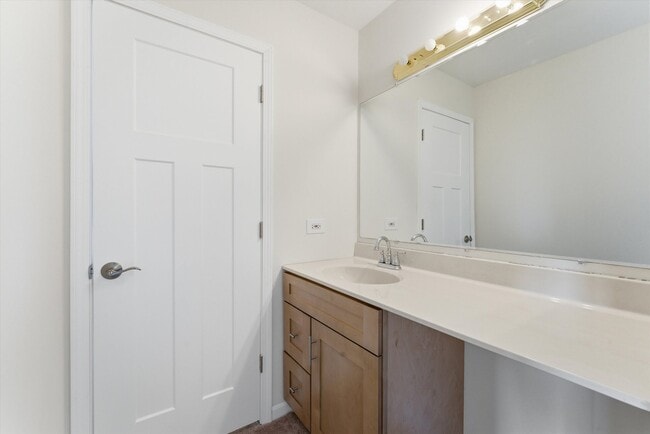 Building Photo - 15826 Farm Hill Dr