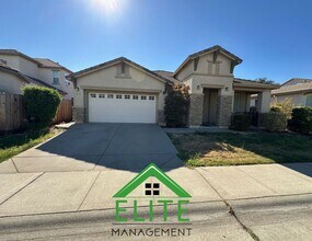 Building Photo - Beautiful 4-Bedroom Home in Desirable Nort...