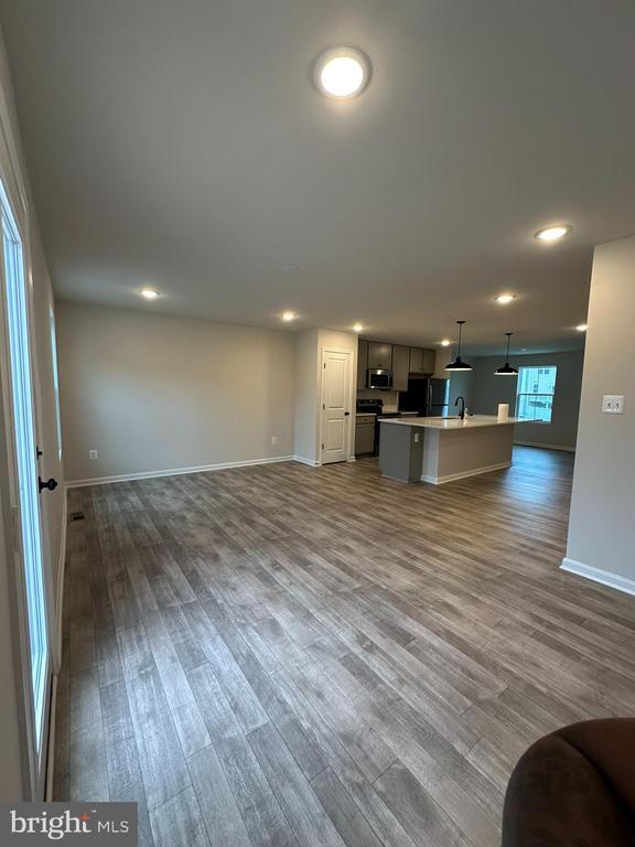Building Photo - 503 Fontana Cir
