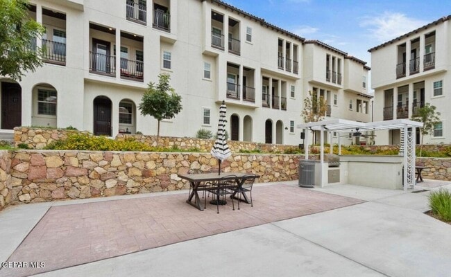 Building Photo - 313 Vin Raliuga Ct