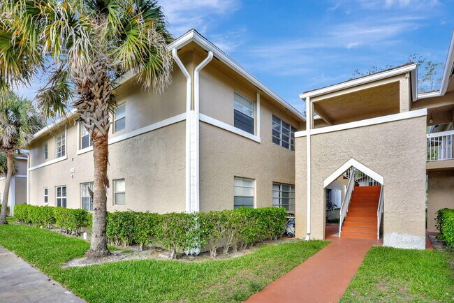 Primary Photo - 832 Twin Lakes Dr