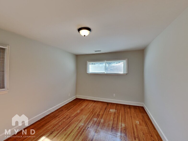 Building Photo - 1201 Manchester Ln