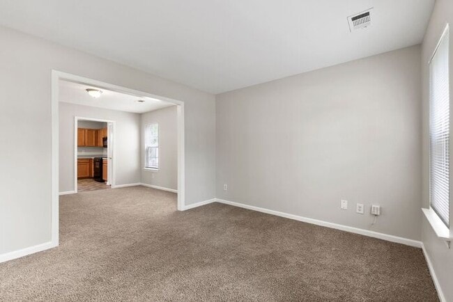 Building Photo - Spacious 4bed/2.5bath Home in Charlotte