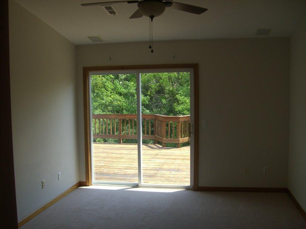 Building Photo - 722 Hilltop Ln