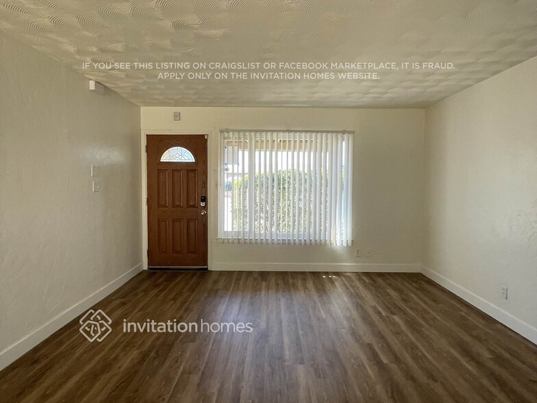 Building Photo - 6121 N Haven Dr