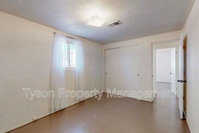 Building Photo - 3321 Cardenas Dr NE