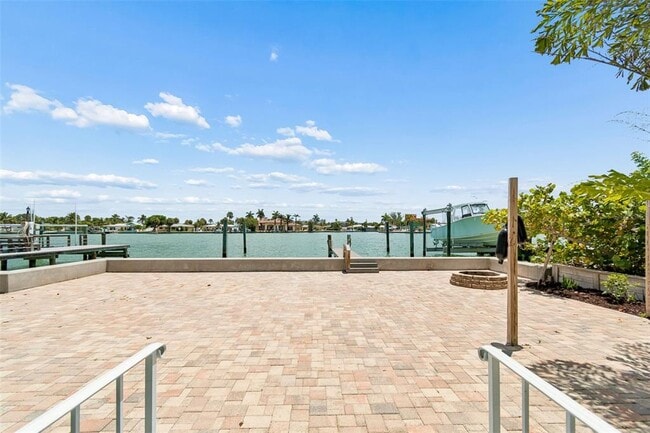 Building Photo - 8125 Bayshore Dr