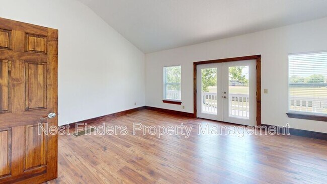Building Photo - 552 Seagate Ave
