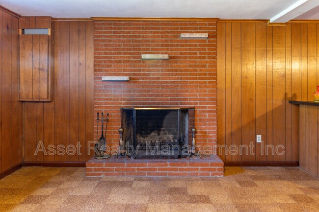 Building Photo - 6633 Wachese Ln