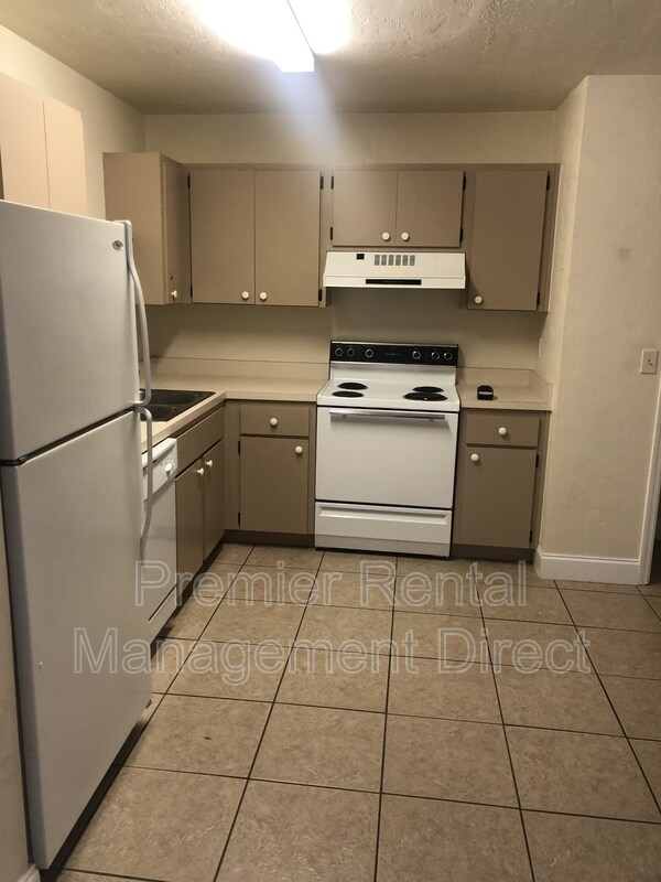 Building Photo - 1306 Shady Terrace