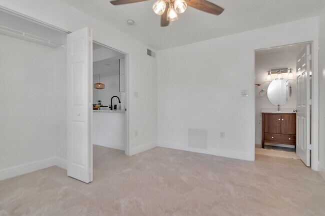 Building Photo - Lake Front - Ground Floor - Renovated 2 Be...