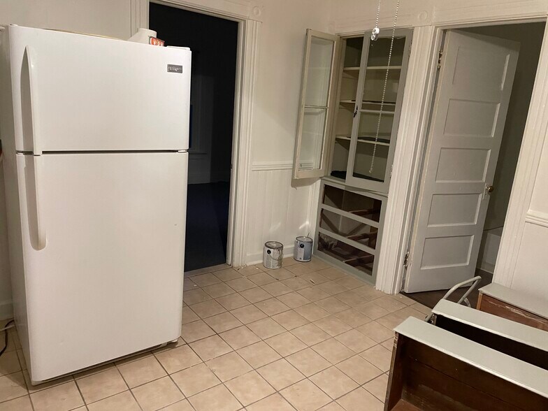 Building Photo - 24 Henry St