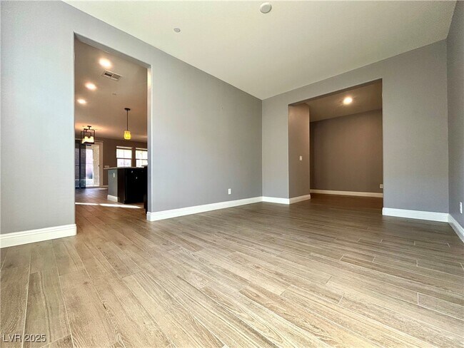 Building Photo - 2927 Ventana Ridge Ave