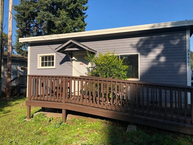 Building Photo - 64701 Columbia River Hwy