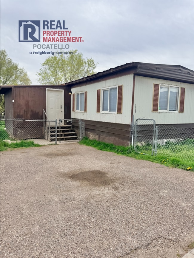 Building Photo - 3 bedroom 1 bath Mobile Home