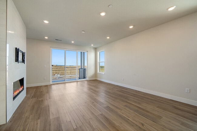 Building Photo - 10882 Lyric St