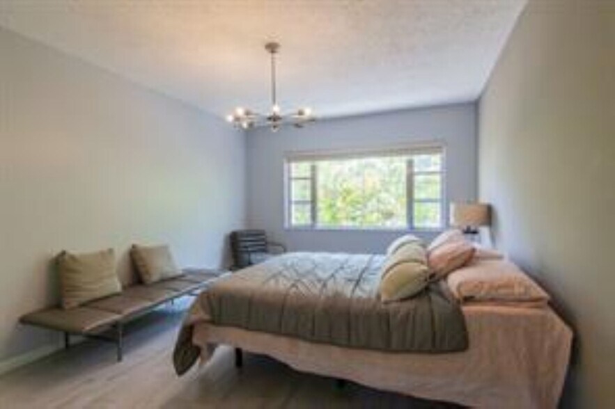 Building Photo - 5840 NE 22nd Way