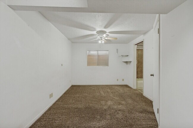 Building Photo - 2175 S 150 W
