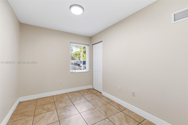 Building Photo - 1977 NW 5th Pl