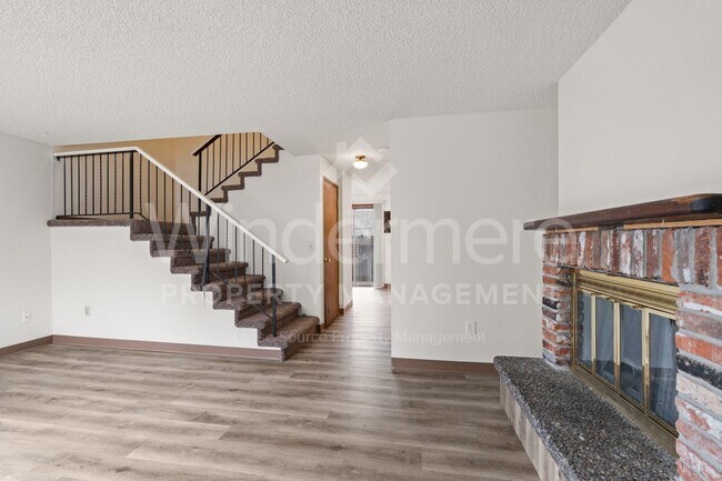 Building Photo - 2702 E 31st Ave