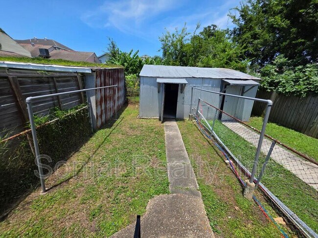 Building Photo - 4523 Baudin St