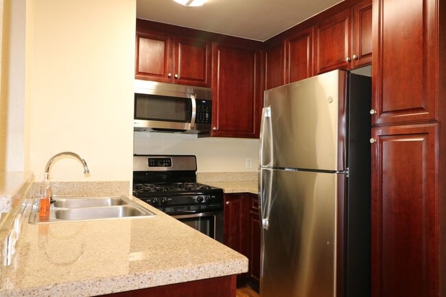 Building Photo - 1/Bed. Condo in Woodland Hills, Warner Center !!