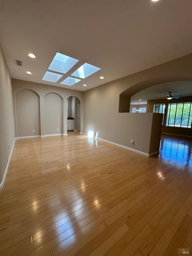 Building Photo - 505 Marianna Pl