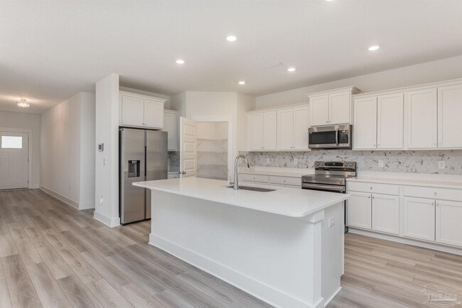 Building Photo - 874 Windhill Dr