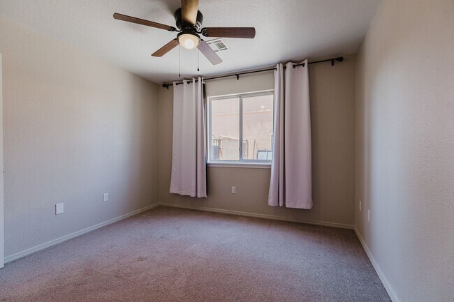 Building Photo - MOVE IN SPECIAL: $500 off the First Month ...