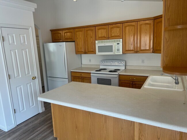 Building Photo - 2143 S 725 W